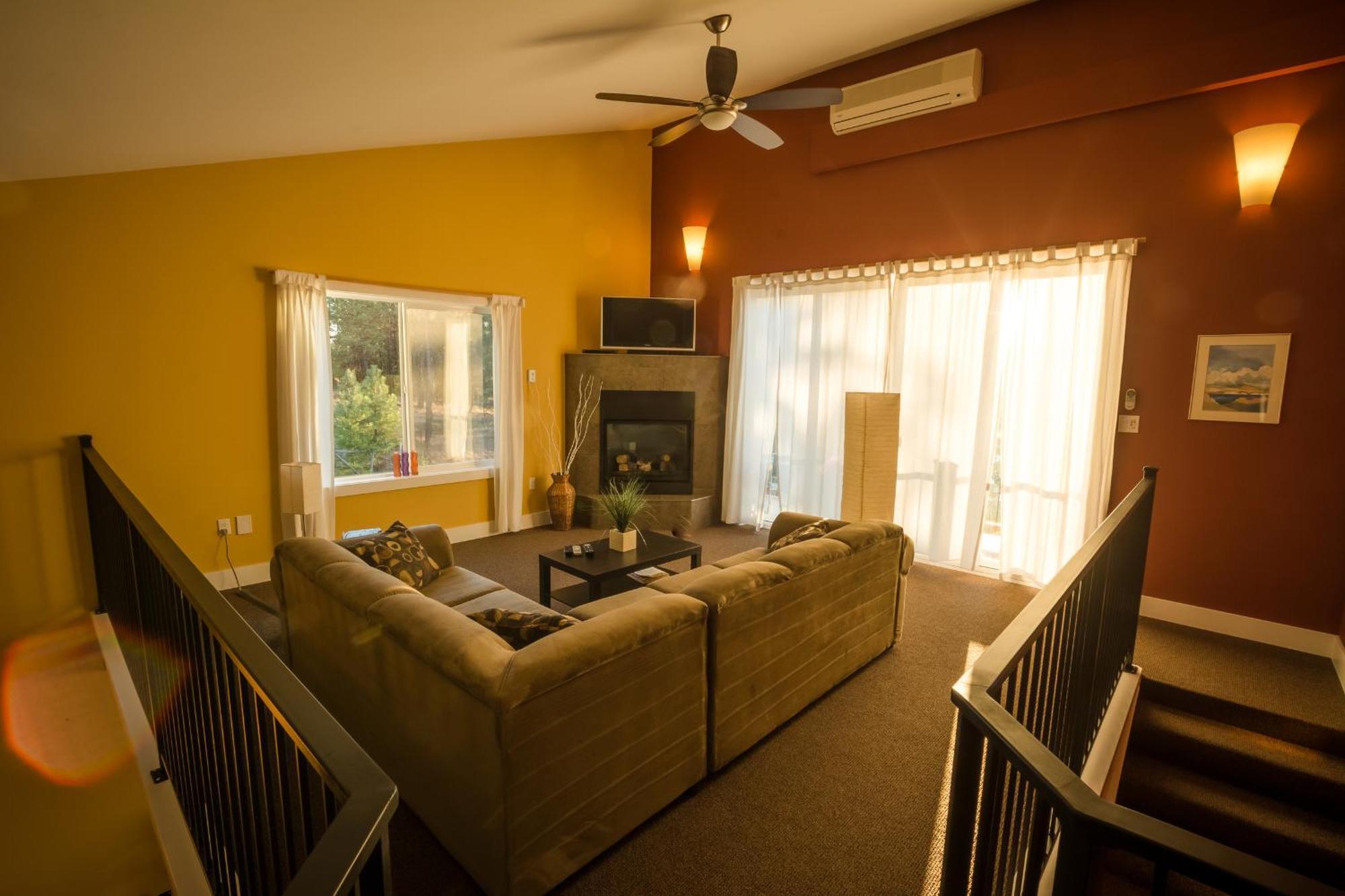 Crooked Tree Guest Suites Pentiction Zewnętrze zdjęcie