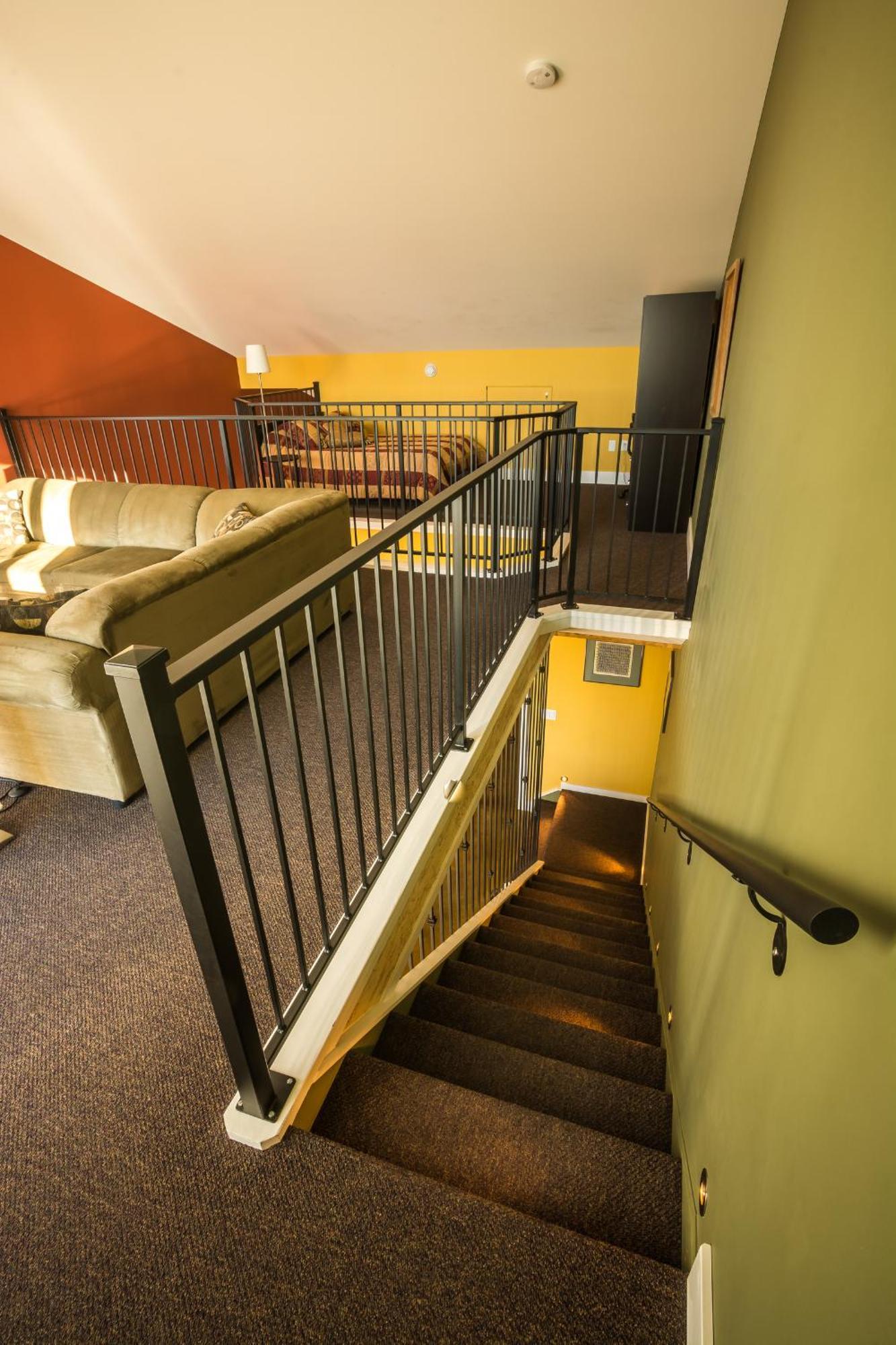 Crooked Tree Guest Suites Pentiction Zewnętrze zdjęcie