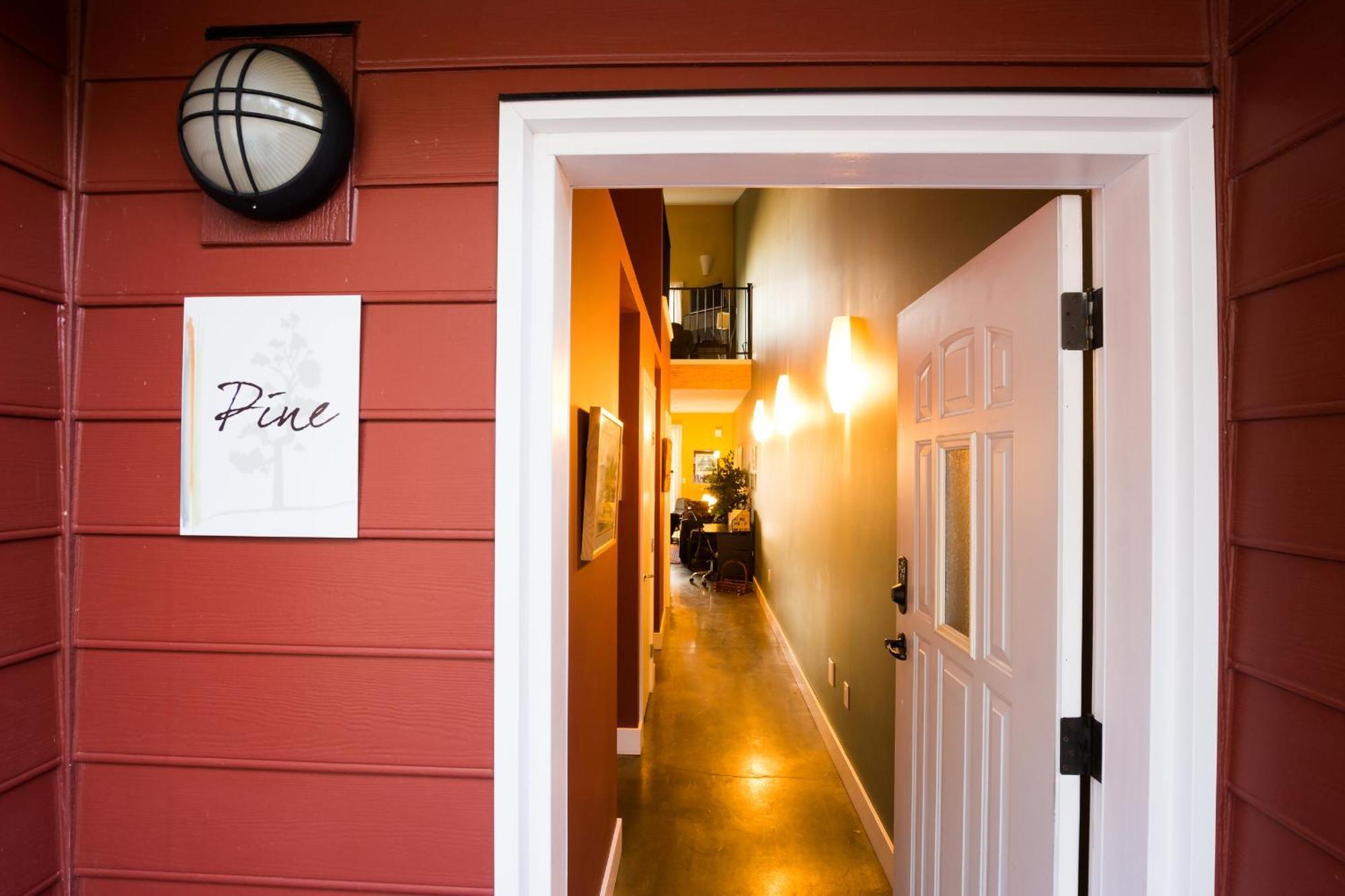 Crooked Tree Guest Suites Pentiction Zewnętrze zdjęcie